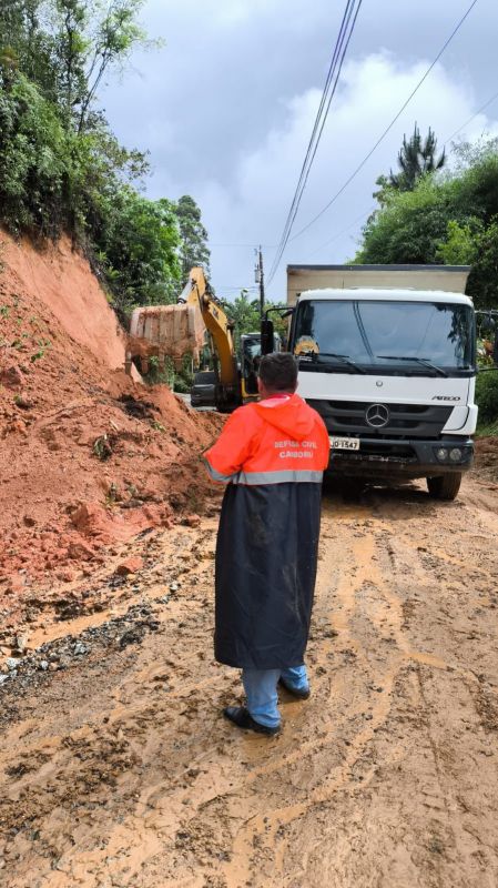 Choveu cerca de 80 mm em 12 horas (foto: PMI)