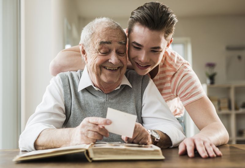 Itajaí tem quatro homens e 15 mulheres com mais de 100 anos, segundo o Censo do IBGE (foto: ilustrativa/envato)