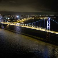 Nova iluminação da Hercílio Luz é inaugurada com mais de sete mil pontos de luz; veja as luzes 