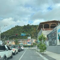 Publicidade em muros indigna moradores do centro de Itajaí  