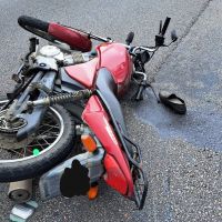 Acidente entre moto e caminhão causa uma morte na BR 101  