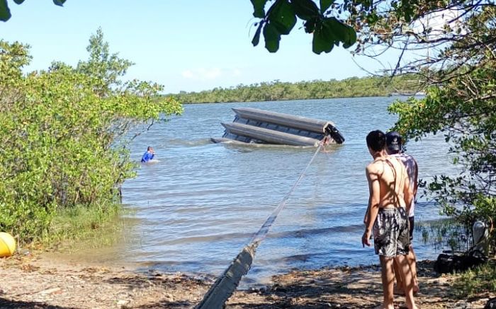 Menina ficou uma hora embaixo d’água  (Foto: Divulgação CBMSC)