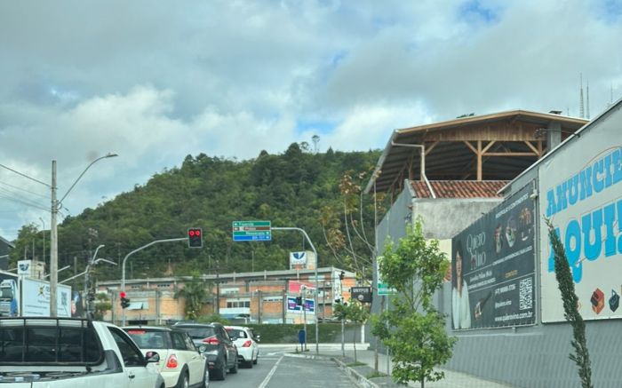 Serviço está sendo regularizado (Foto: Leitor)