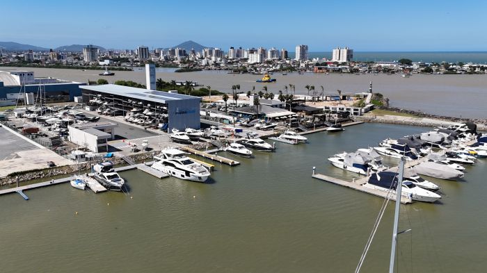 Terrenos do centreventos e da Marina Itajaí estão na lista de bens que passam à APS (Foto: Felipe Trojan)