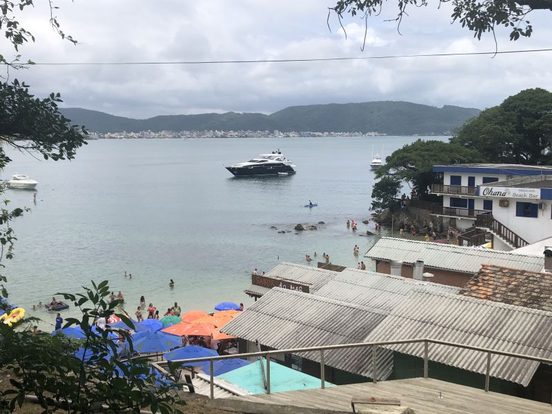 Proposta vai permitir venda de áreas na beira do mar (foto: João Batista)