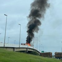 Quase 10 km de filas em Itajaí por causa de incêndio em caminhão