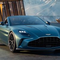 Aston Martin Vantage Roadster chega ao Brasil com potência e sofisticação