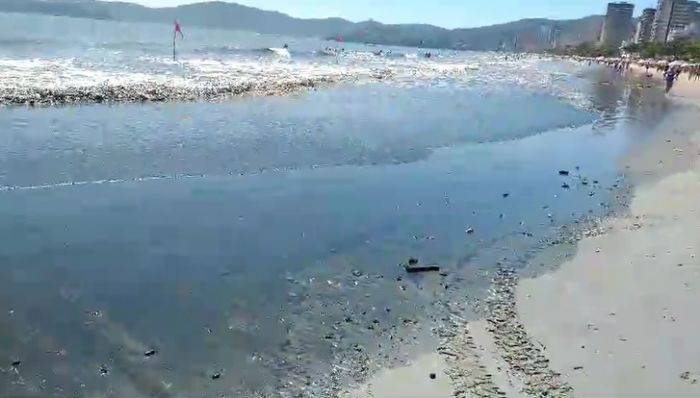 Água escura não seria esgoto, mas “lodo sedimentado” 
(Foto: Reprodução)