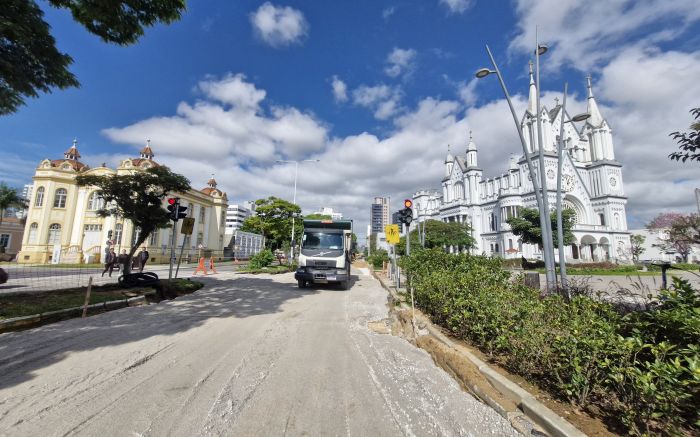 Reurbanização da Marcos Konder faz parte do projeto de binário central  (Foto: PMI)