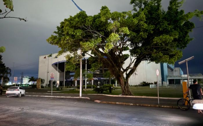 Beira Rio também está no escuro (Foto: Da Redação)