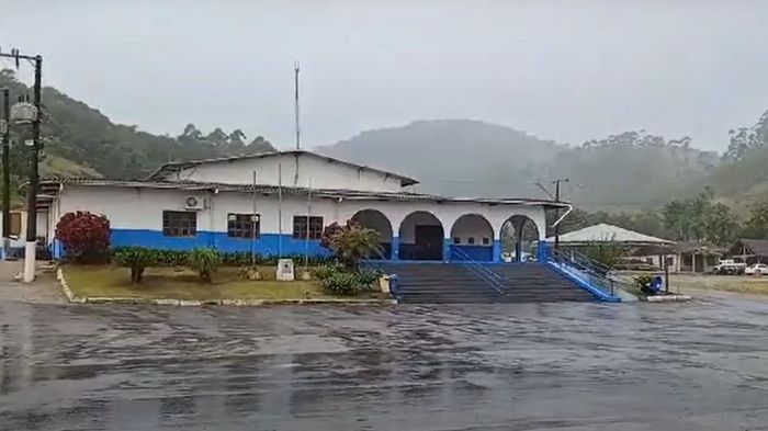 Fortes chuvas causam alagamentos no loteamento São Pedro e Canhanduba (Foto: Reprodução)