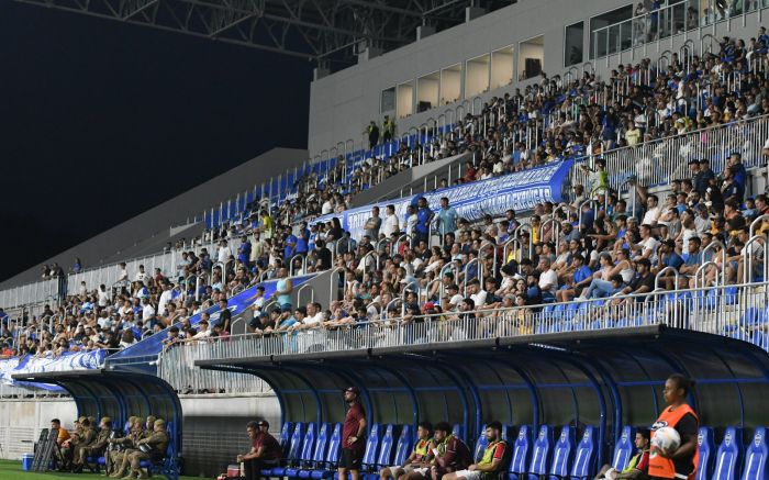 Arena Barra FC, nas margens da BR-101, foi inaugurada no domingo. Foto: Tiago Winter