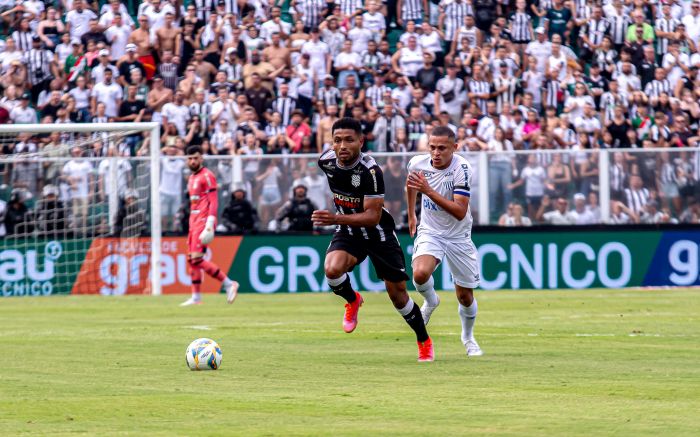 Torcedor do Figueira tem que pagar R$ 200 para ver o jogo no estádio rival. Foto: Patrick Floriani/Figueirense