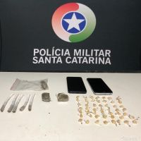 Adolescentes são presos com mais de 50 pedras de crack