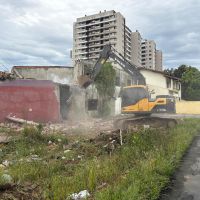 Prefeitura começa demolição na rua Tijucas pra fim da via do porto