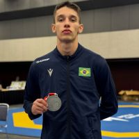 Catarinense conquista medalha de prata em competição internacional de taekwondo