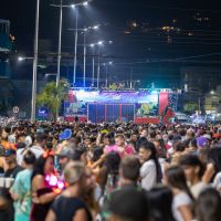 Dazaranha com show gratuito agita Carnaval de Bombinhas