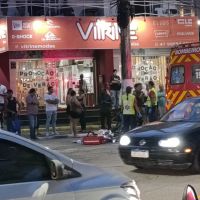 Condutor de patinete elétrico morre em acidente com caminhão da Ambiental