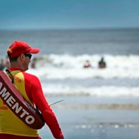 Menino de 13 anos morreu afogado na praia Central