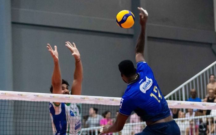 Joinville Vôlei chegou a abrir 2 a 0, mas Minas reagiu e levou para o tie-break. Foto: Divulgação/CBV