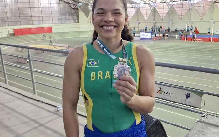 Isabel Demarco ficou com o segundo lugar saltando 4,2 metros (Foto: Divulgação)