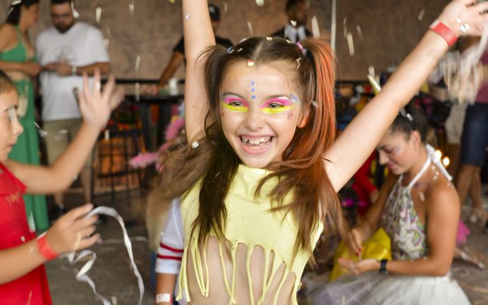 O Piso L3 do Itajaí Shopping se transforma em palco carnavalesco para os pequenos foliões (Foto: Divulgação)