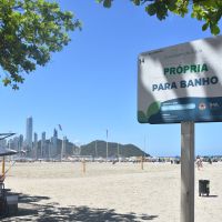 Praia de BC está própria para banho