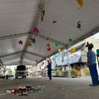 Secretaria de Obras faz limpeza no Mercado Público