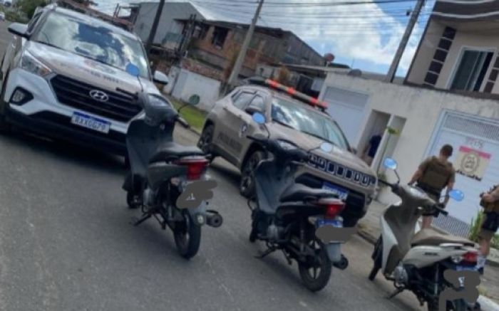 Polícia Militar recupera três veículos furtados (Foto: Divulgação/PMSC)