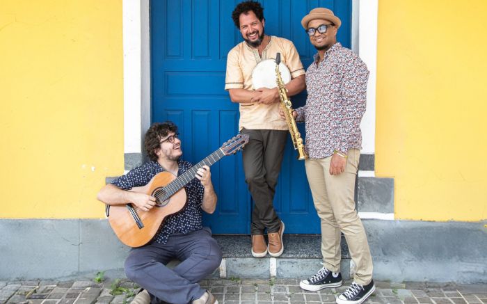 Música de Calçada leva shows gratuitos às ruas de Bombinhas (Foto: Isadora Manerich)