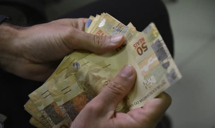 Medida vai beneficiar quatro faixas salariais (Foto: Marcello Casal Jr/Agência Brasil)