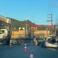 Pré-feriadão é de congestionamento e BR 101 travada