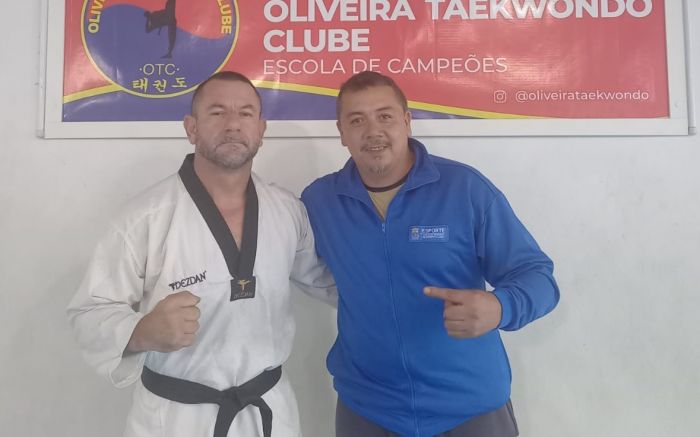 Paulo (à esquerda) e o técnico Lenoir de Oliveira na preparação para o evento (Foto: Divulgação)