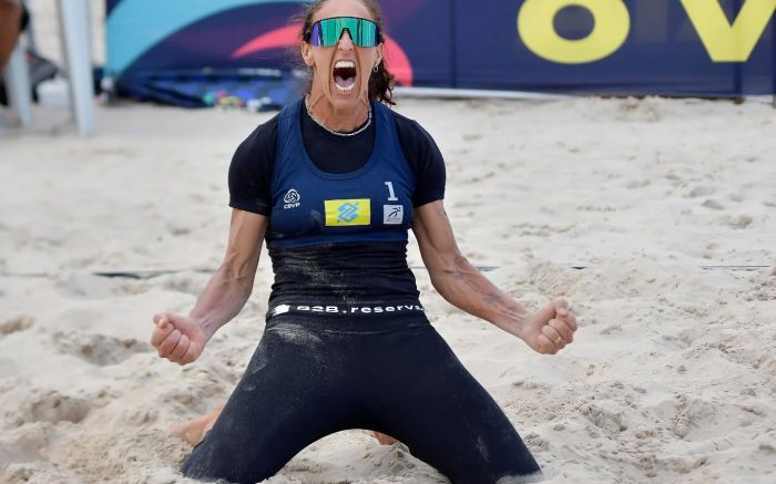 Josi Alves está na disputa do Top 16 do circuito (Foto: Divulgação/CBV)