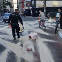 Óleo vazado deixou pista totalmente interditada em BC