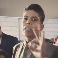 Proibido de pregar, “profeta mirim” acusa seguranças de agressão nos Gideões