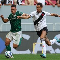 Palmeiras ganha gol “de presente” e vence o Vasco em Brasília
