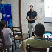 Moradores do Loteamento Santa Regina, em Penha, esclarecem dúvidas sobre novo sistema de esgoto