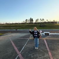 Influenciadora Virginia Fonseca é recebida por multidão no sul do estado