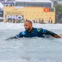 Alejo Muniz vai até a semifinal, mas perde para o campeão Filipe Toledo