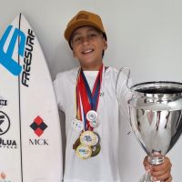 Atleta de Navegantes comemora o título latino-americano de surfe