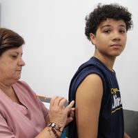 Vacina da dengue é liberada para crianças entre 10 e 16 anos em BC