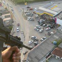 Helicóptero da PM ajuda nas buscas de casal de traficantes em fuga