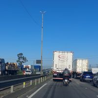 Segunda-feira começa com lentidão na BR 101