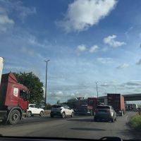 BR 101 tem lentidão em vários trechos na manhã de terça