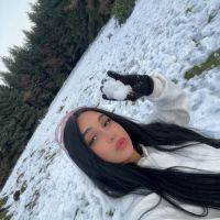 Influencer brasileira é presa na Irlanda com R$ 38 mil em drogas