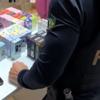 Polícia Federal inicia operação contra comércio ilegal de vapes em SC