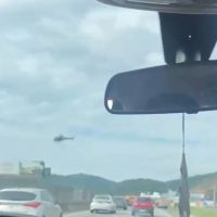 Viatura e helicóptero da PM fazem perseguição a carro suspeito na BR 101