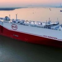 Maior navio para carros do mundo deve chegar nesta quarta-feira em Itajaí