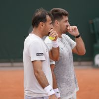 Tenista de Itajaí estreia com vitória em Roland Garros